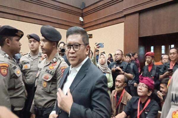 Sidang Hasto Kembali Digelar, Jaksa Hadirkan Kader PDIP Riezky Aprilia-Saeful Bahri Sidang Hasto Kembali Digelar, Jaksa Hadirkan Kader PDIP Riezky Aprilia-Saeful Bahri