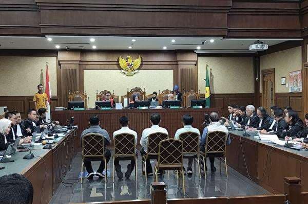 3 Hakim yang Vonis Bebas Ronald Tannur Hadapi Tuntutan Jaksa Hari Ini 3 Hakim yang Vonis Bebas Ronald Tannur Hadapi Tuntutan Jaksa Hari Ini