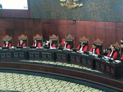 MK Diskualifikasi Cabup Pesawaran Aries Sandi karena Tak Tamat SMA MK Diskualifikasi Cabup Pesawaran Aries Sandi karena Tak Tamat SMA