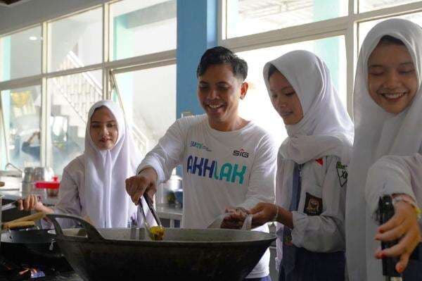 SIG dan Kementerian BUMN Kolaborasi Gelar Program Sobat Aksi Ramadan SIG dan Kementerian BUMN Kolaborasi Gelar Program Sobat Aksi Ramadan