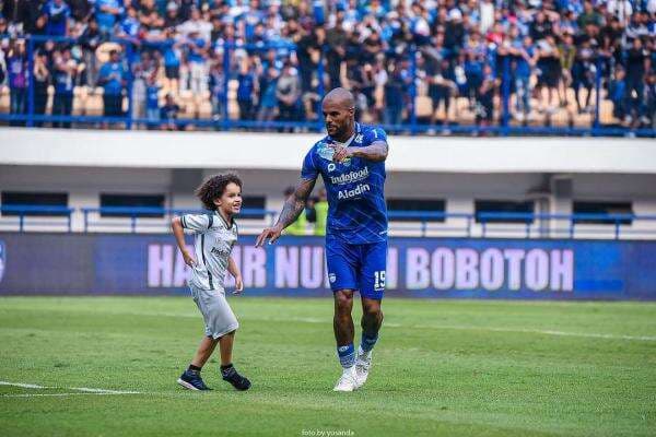 Adu Gaji David da Silva di Persib Bandung dengan Malut United, bak Bumi dan Langit? Adu Gaji David da Silva di Persib Bandung dengan Malut United, bak Bumi dan Langit?