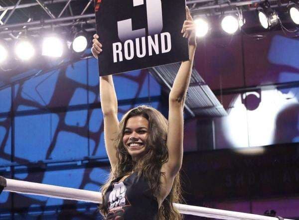 Berapa Gaji Ring Girl atau Pemegang Papan Ronde Tinju? Ternyata Segini Jumlahnya Berapa Gaji Ring Girl atau Pemegang Papan Ronde Tinju? Ternyata Segini Jumlahnya