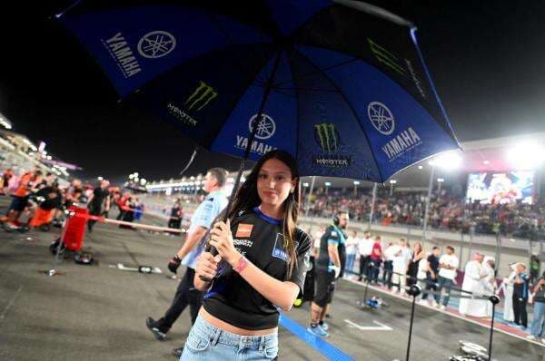 Berapa Gaji Umbrella Girl MotoGP? Ternyata Segini Besarannya Berapa Gaji Umbrella Girl MotoGP? Ternyata Segini Besarannya