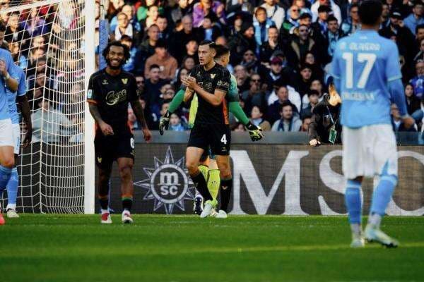 Segini Harga Pasaran Terbaru Kapten Timnas Indonesia Jay Idzes yang Kini Diburu AC Milan, Inter Milan, dan Napoli Segini Harga Pasaran Terbaru Kapten Timnas Indonesia Jay Idzes yang Kini Diburu AC Milan, Inter Milan, dan Napoli