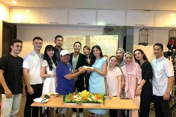 Sinetron Kau Ditakdirkan Untukku Tayang Perdana di RCTI, Pemain dan Kru Gelar Syukuran Sinetron Kau Ditakdirkan Untukku Tayang Perdana di RCTI, Pemain dan Kru Gelar Syukuran