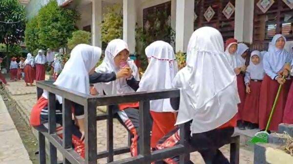 Heran, Siswa di Madina Belum Merasakan Program Makan Bergizi Gratis Heran, Siswa di Madina Belum Merasakan Program Makan Bergizi Gratis