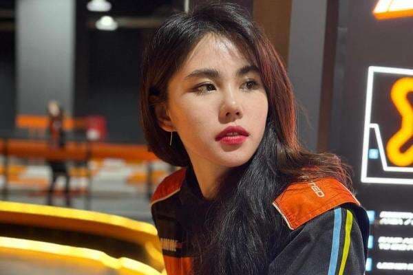 Skandal TransJakarta Reda, Zoe Levana Langsung Camping ke Sari Ater Skandal TransJakarta Reda, Zoe Levana Langsung Camping ke Sari Ater