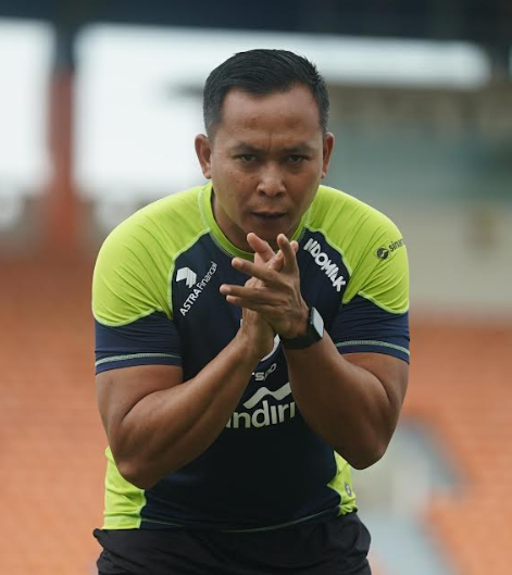 Sosok Sofie Imam Faizal, Asisten Pelatih Fisik Timnas Indonesia yang Jadi Mahasiswa S2 di UNS Sosok Sofie Imam Faizal, Asisten Pelatih Fisik Timnas Indonesia yang Jadi Mahasiswa S2 di UNS