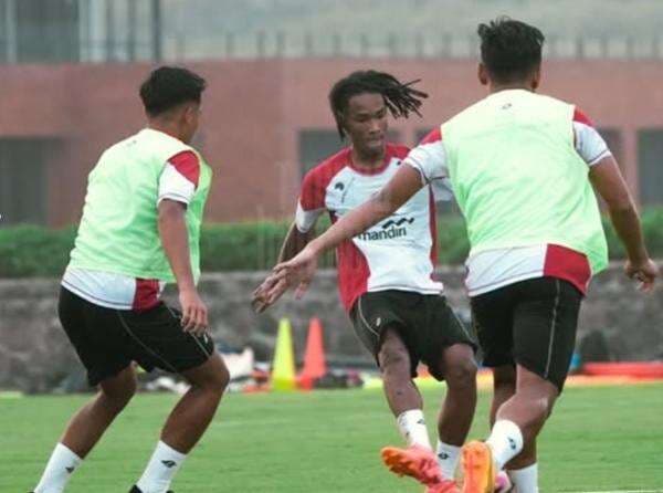 Sore Ini, Timnas Indonesia Gelar Latihan di Solo demi Tampil Maksimal Lawan Filipina Sore Ini, Timnas Indonesia Gelar Latihan di Solo demi Tampil Maksimal Lawan Filipina