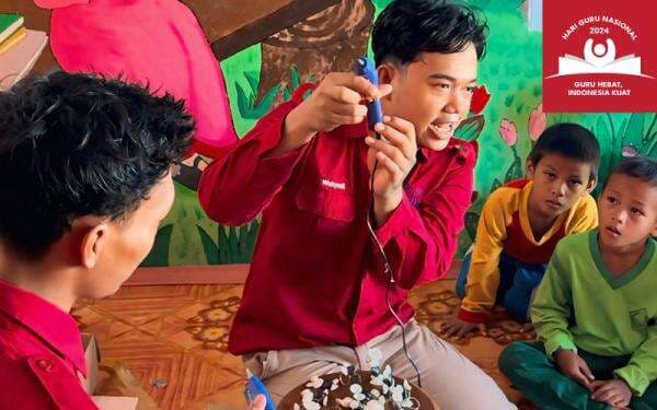 Ikuti Tren Media Sosial, Salah Satu Kunci Wahyudi Jadi Guru Favorit Para Murid Ikuti Tren Media Sosial, Salah Satu Kunci Wahyudi Jadi Guru Favorit Para Murid