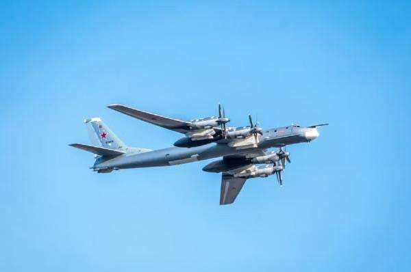 Spesifikasi Tupolev Tu-95, Pesawat Pengebom Nuklir Rusia yang Disebut Akan Dikerahkan ke Indonesia Spesifikasi Tupolev Tu-95, Pesawat Pengebom Nuklir Rusia yang Disebut Akan Dikerahkan ke Indonesia