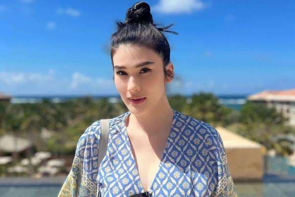 Stevie Agnecya Diduga Meninggal Dunia karena Kanker Serviks, Bukan Santet Stevie Agnecya Diduga Meninggal Dunia karena Kanker Serviks, Bukan Santet