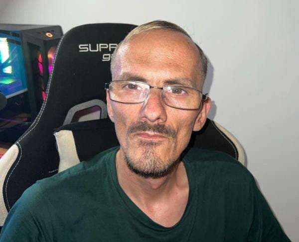 Bertahun-tahun Disiksa di Depan Kamera, Streamer Prancis Tewas saat Siaran Langsung Bertahun-tahun Disiksa di Depan Kamera, Streamer Prancis Tewas saat Siaran Langsung