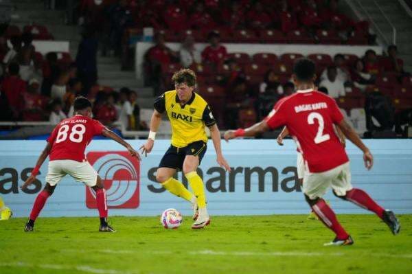 Gawat! Ole Romeny Cedera usai Ditekel Keras Pemain Arema FC, Netizen Auto Ngamuk Gawat! Ole Romeny Cedera usai Ditekel Keras Pemain Arema FC, Netizen Auto Ngamuk