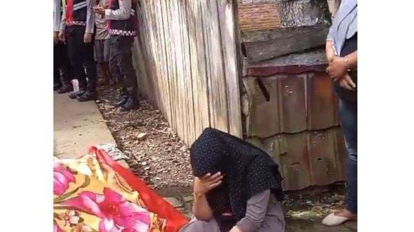 Lubuklinggau Gempar, Suami Bunuh Istri usai Cekcok di Depan Rumah Lubuklinggau Gempar, Suami Bunuh Istri usai Cekcok di Depan Rumah