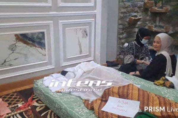 Suasana Haru Rumah Duka Mpok Alpa, Warga Berbondong-bondong Melayat Suasana Haru Rumah Duka Mpok Alpa, Warga Berbondong-bondong Melayat