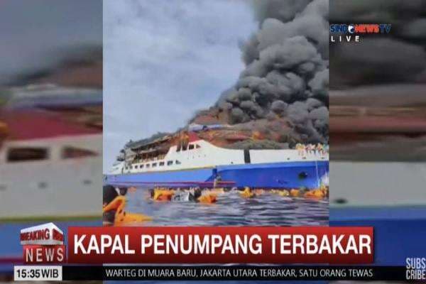 Suasana Mencekam KM Barcelona 5 Terbakar di Perairan Pulau Talise Sulut Suasana Mencekam KM Barcelona 5 Terbakar di Perairan Pulau Talise Sulut