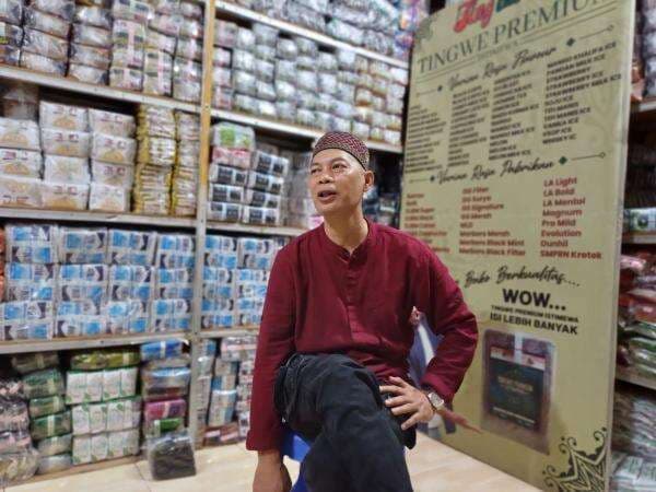 Sukses Jualan Tembakau, Yudi Tingwe 73 Sempat Dianggap Saingan Keluarga Sukses Jualan Tembakau, Yudi Tingwe 73 Sempat Dianggap Saingan Keluarga