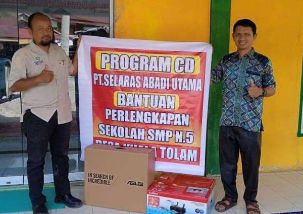 PT Selaras Abadi Utama Beri Bantuan Seperangkat Komputer untuk SMPN 5 Pelalawan PT Selaras Abadi Utama Beri Bantuan Seperangkat Komputer untuk SMPN 5 Pelalawan