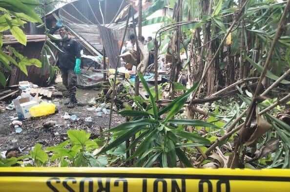 Polisi Temukan Sumur Tua Tempat Jasad 2 Mahasiswi Dibuang Pelaku Mutilasi di Sumbar Polisi Temukan Sumur Tua Tempat Jasad 2 Mahasiswi Dibuang Pelaku Mutilasi di Sumbar