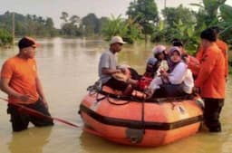 Sungai Cibereum Meluap, 3 Kecamatan di Serang Terdampak Banjir 60 Cm