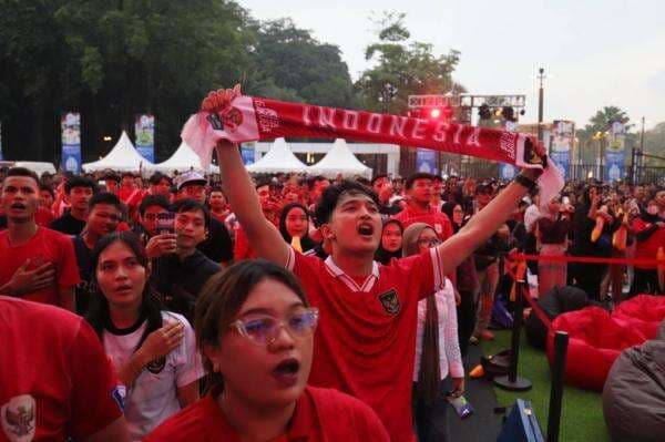 Timnas Indonesia Dibantai Jepang 0-6, Garuda Fans Malah Lakukan Hal Menyentuh di SUGBK! Timnas Indonesia Dibantai Jepang 0-6, Garuda Fans Malah Lakukan Hal Menyentuh di SUGBK!