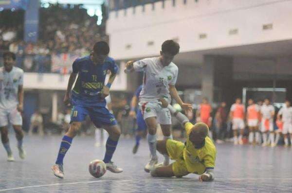 Surabaya Diputuskan Juara Futsal Porprov Jatim usai Laga di Malang Ditunda Akibat Kericuhan Surabaya Diputuskan Juara Futsal Porprov Jatim usai Laga di Malang Ditunda Akibat Kericuhan