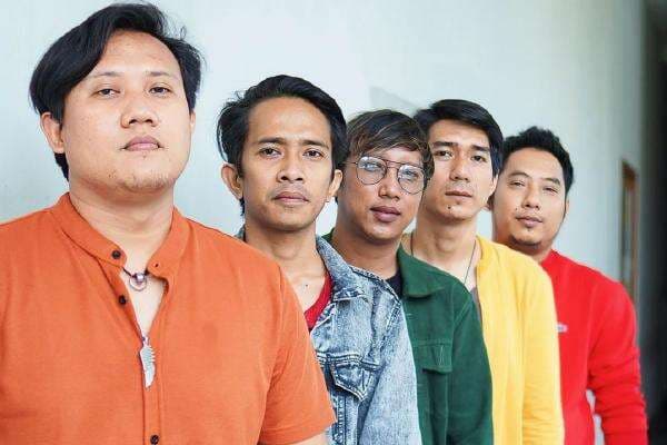 Surat Al-Insyirah Ayat 6 Jadi Inspirasi Sujar Band Ciptakan Lagu <i>Mudahkanlah</i> Surat Al-Insyirah Ayat 6 Jadi Inspirasi Sujar Band Ciptakan Lagu <i>Mudahkanlah</i>