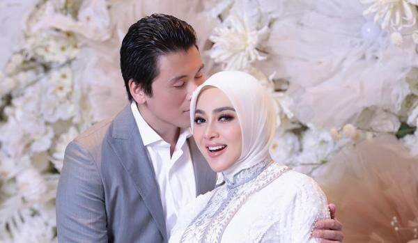 Fantastis, Syahrini Menginap di Hotel Mewah Singapura Selama 3 Bulan Fantastis, Syahrini Menginap di Hotel Mewah Singapura Selama 3 Bulan