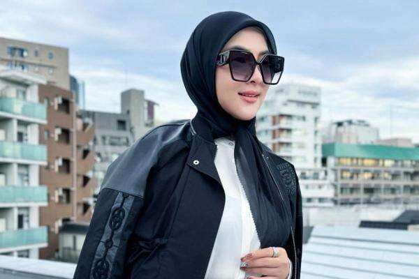 Koleksi Mobil Mewah Syahrini, Ada Apa Saja? Koleksi Mobil Mewah Syahrini, Ada Apa Saja?