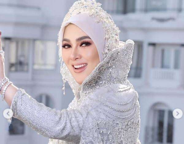 4 Artis Indonesia yang Melenggang di Red Carpet Cannes Film Festival 2025, Nomor 1 Syahrini Paling Disorot 4 Artis Indonesia yang Melenggang di Red Carpet Cannes Film Festival 2025, Nomor 1 Syahrini Paling Disorot