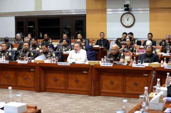 Syarat Diangkat Menjadi Jaksa, Usia Paling Rendah 23 Tahun Syarat Diangkat Menjadi Jaksa, Usia Paling Rendah 23 Tahun