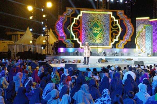 Tabligh Akbar RCTI, Ustaz Amir Faishol Ingatkan Selalu Dekat dengan Allah SWT Tabligh Akbar RCTI, Ustaz Amir Faishol Ingatkan Selalu Dekat dengan Allah SWT