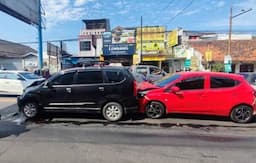 Tabrakan Beruntun Libatkan 5 Mobil di Bandung, Polisi Sebut Nihil Korban Jiwa