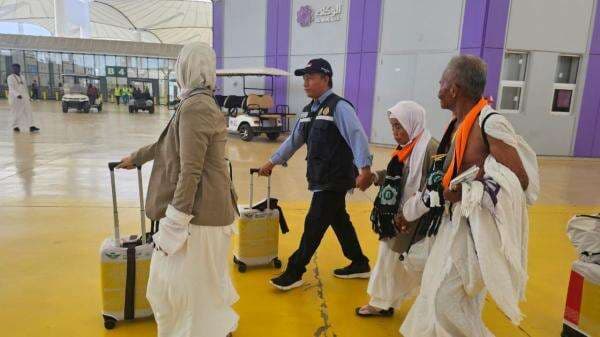 Fasilitas Fast Track Tak Diberlakukan saat Pemulangan Jamaah Haji dari Arab Saudi ke Indonesia, Begini Alasannya Fasilitas Fast Track Tak Diberlakukan saat Pemulangan Jamaah Haji dari Arab Saudi ke Indonesia, Begini Alasannya