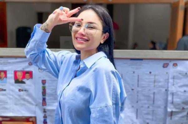 Tanggapan Nikita Mirzani Saat Sidang Kasusnya Disebut Dispesialkan: I Am The Best Tanggapan Nikita Mirzani Saat Sidang Kasusnya Disebut Dispesialkan: I Am The Best