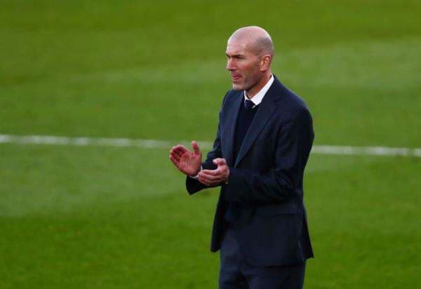 Tanggapi Rumor Kembali Jadi Pelatih, Zinedine Zidane: Apapun Bisa Terjadi Tanggapi Rumor Kembali Jadi Pelatih, Zinedine Zidane: Apapun Bisa Terjadi