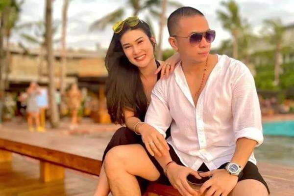 Tatapan Pilu Anggi Pratama saat Melihat Rumah Impian Bersama Stevie Agnecya Tatapan Pilu Anggi Pratama saat Melihat Rumah Impian Bersama Stevie Agnecya