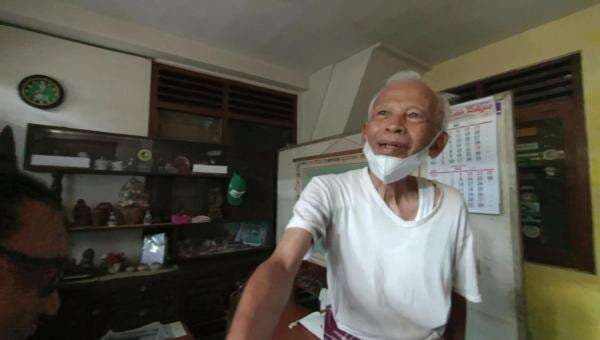 Tegaskan Bukan Dosen Pembimbing Skripsi, Kasmudjo: Selama Jokowi Kuliah Saya Mendampingi Tegaskan Bukan Dosen Pembimbing Skripsi, Kasmudjo: Selama Jokowi Kuliah Saya Mendampingi