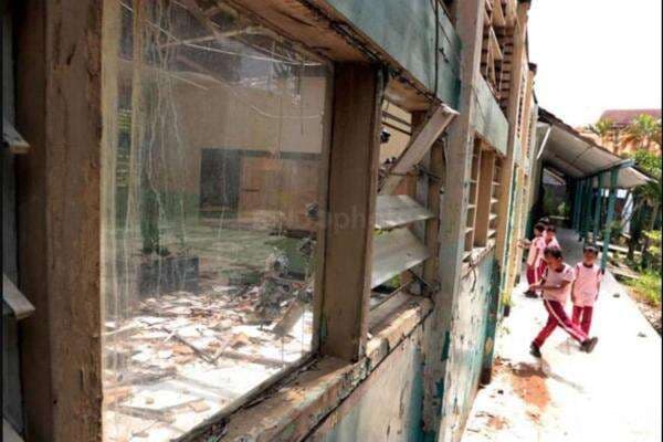 Telan Dana Rp16,9 Triliun, Kemendikdasmen akan Renovasi 13.763 Sekolah Telan Dana Rp16,9 Triliun, Kemendikdasmen akan Renovasi 13.763 Sekolah