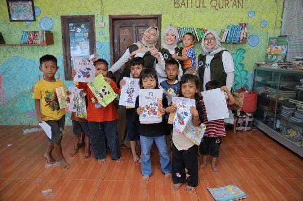 50 Karyawan Telkom Jadi Relawan untuk Pelestarian Lamun di Pulau Pari 50 Karyawan Telkom Jadi Relawan untuk Pelestarian Lamun di Pulau Pari