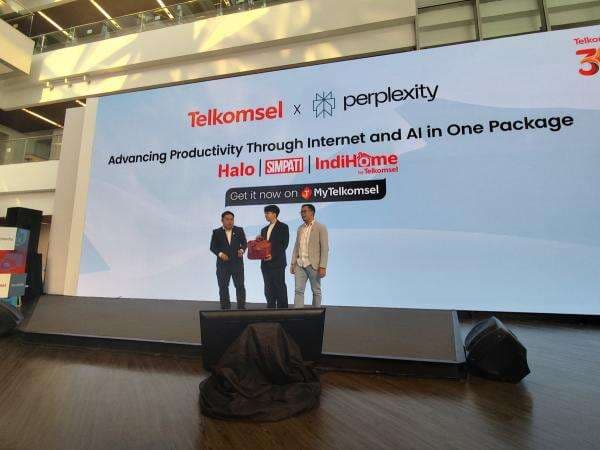 Telkomsel Jalin Kolaborasi dengan Perplexity, Perluas Adopsi AI Bagi Masyarakat Indonesia Telkomsel Jalin Kolaborasi dengan Perplexity, Perluas Adopsi AI Bagi Masyarakat Indonesia