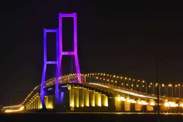 10 Tempat Wisata di Surabaya Yang Lagi Hits, Mulai Dari Pantai Hingga Jembatan Ikonik! 10 Tempat Wisata di Surabaya Yang Lagi Hits, Mulai Dari Pantai Hingga Jembatan Ikonik!