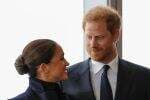 Tepis Isu Cerai, Meghan Markle Cium Pangeran Harry: Dia Sangat Berarti Bagiku Tepis Isu Cerai, Meghan Markle Cium Pangeran Harry: Dia Sangat Berarti Bagiku