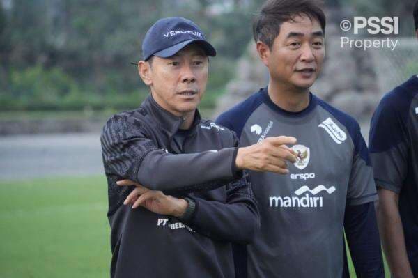 Tepis Rumor PSSI Pecat Shin Tae-yong dari Timnas Indonesia, Ini Penjelasan Ahmad Riyadh Tepis Rumor PSSI Pecat Shin Tae-yong dari Timnas Indonesia, Ini Penjelasan Ahmad Riyadh