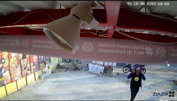 Ditinggal ke Pasar, Maling Gasak 4 Ponsel Milik Pegawai Warung Seblak Ditinggal ke Pasar, Maling Gasak 4 Ponsel Milik Pegawai Warung Seblak