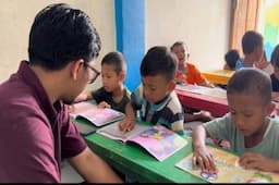 Terima Buku Bacaan MNC Peduli, Rumah Pelangi: Tambah Wawasan Anak-anak