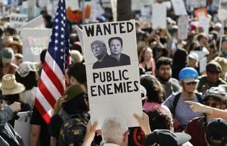 Terinspirasi Perang Revolusi Amerika, Ribuan Demonstran Turun ke Jalanan Melawan Trump Terinspirasi Perang Revolusi Amerika, Ribuan Demonstran Turun ke Jalanan Melawan Trump