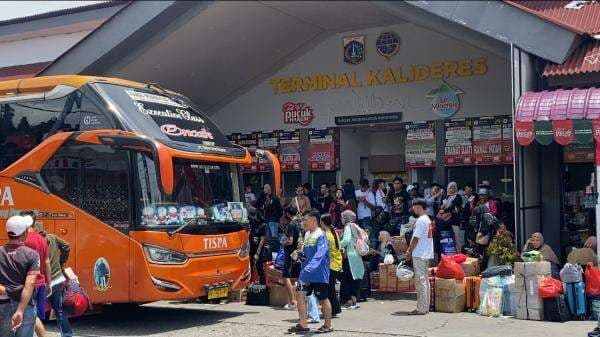 Terminal Kalideres Mulai Dipadati Pemudik pada H-8 Lebaran 2025 Terminal Kalideres Mulai Dipadati Pemudik pada H-8 Lebaran 2025