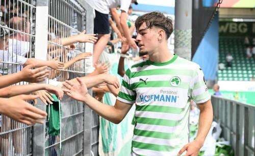 Ternyata Segini Gaji Reno Munz di Klub Bayer Leverkusen yang Bisa Gabung Timnas Indonesia Tanpa Naturalisasi Ternyata Segini Gaji Reno Munz di Klub Bayer Leverkusen yang Bisa Gabung Timnas Indonesia Tanpa Naturalisasi